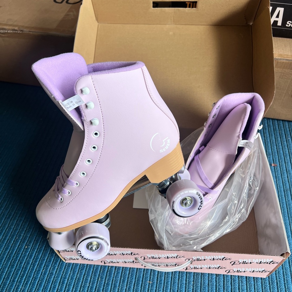C7 Roller Skates